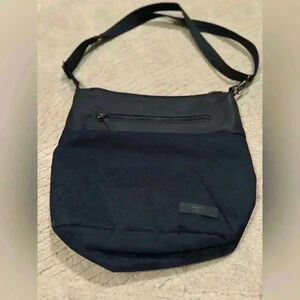 Large navy Travelon purse